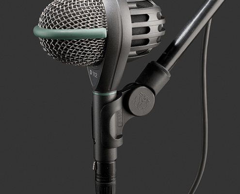 Tonstudio Soundcheck in Bachenbülach ist Ihr Musikstudio für professionelle Sängerinnen, Sänger und Bands, sowie für Hobby Musikerinnen und Musiker, welche gerne Ihre eigene CD aufnehmen möchten. Schenken Sie ihren Liebsten Freude mit Ihrer eigenen CD. Wir sind ihr top Tonstudio für die Region Zürich, Aargau und Schaffhausen.