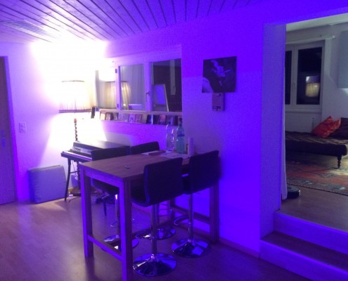 Tonstudio Soundcheck in Bachenbülach ist Ihr Musikstudio für professionelle Sängerinnen, Sänger und Bands, sowie für Hobby Musikerinnen und Musiker Tonstudio Soundcheck in Bachenbülach ist Ihr Musikstudio für professionelle Sängerinnen, Sänger und Bands, sowie für Hobby Musikerinnen und Musiker, welche gerne Ihre eigene CD aufnehmen möchten. Schenken Sie ihren Liebsten Freude mit Ihrer eigenen CD. Wir sind ihr top Tonstudio für die Region Zürich, Aargau und Schaffhausen.