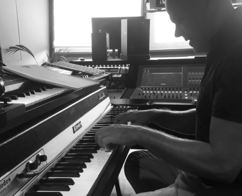 Tonstudio Soundcheck in Bachenbülach ist Ihr Musikstudio für professionelle Sängerinnen, Sänger und Bands, sowie für Hobby Musikerinnen und Musiker