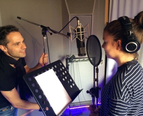 Tonstudio Soundcheck in Bachenbülach ist Ihr Musikstudio für professionelle Sängerinnen, Sänger und Bands, sowie für Hobby Musikerinnen und Musiker